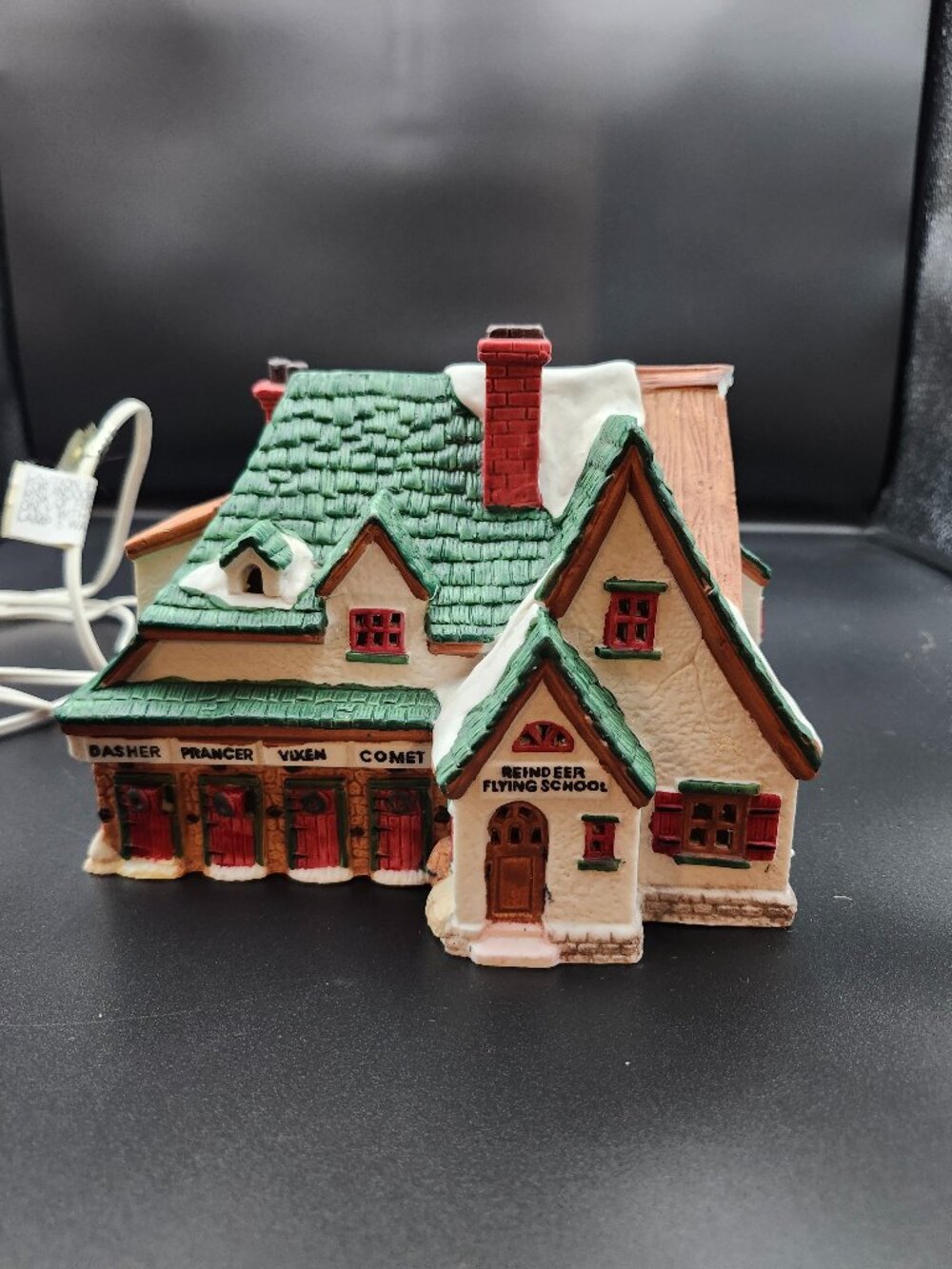 Lemax Reindeer Flying School Lighted Christmas Village 1993 - Picture 3 of 10
